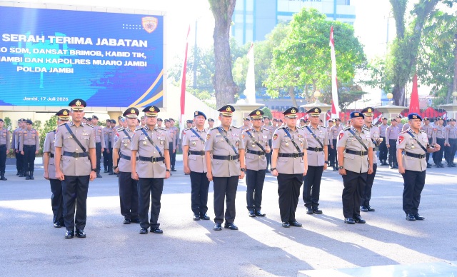 Kapolda Jambi Pimpin Sertijab dan Pengambilan Sumpah Jabatan Sejumlah Pejabat Utama, Perkuat Kinerja Organisasi