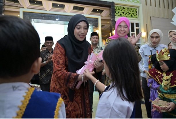 “Gerakan Sapa Bahagia Anak Usia Dini” Maulana Dorong Peran Orang Tua Sukseskan Wajib Belajar 13 Tahun 